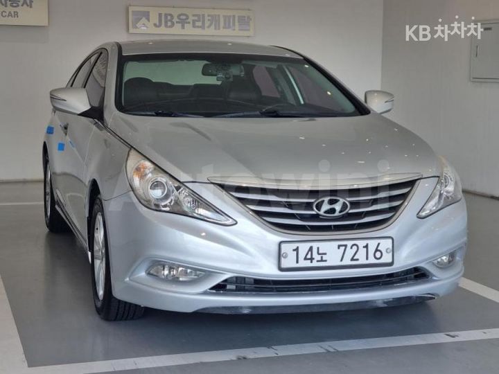 Hyundai Sonata 2012 KMHEC41ABCA468419 — 2