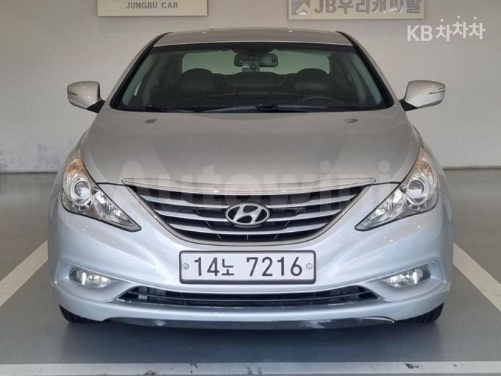 Hyundai Sonata 2012 KMHEC41ABCA468419 — 3