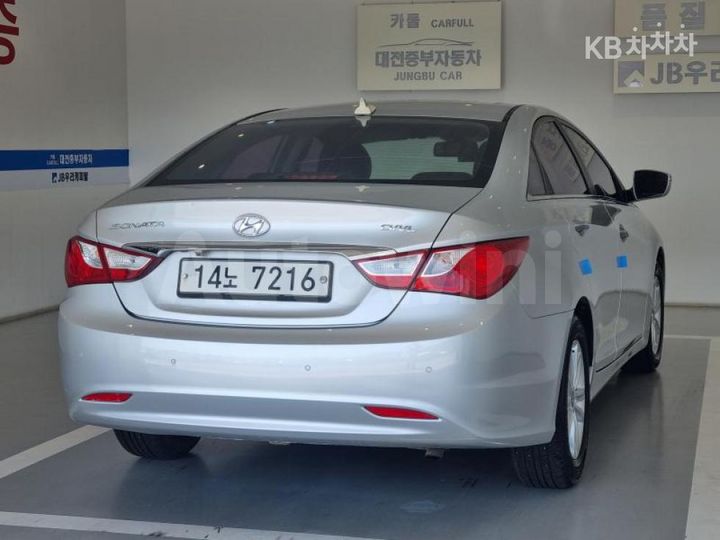 Hyundai Sonata 2012 KMHEC41ABCA468419 — 5