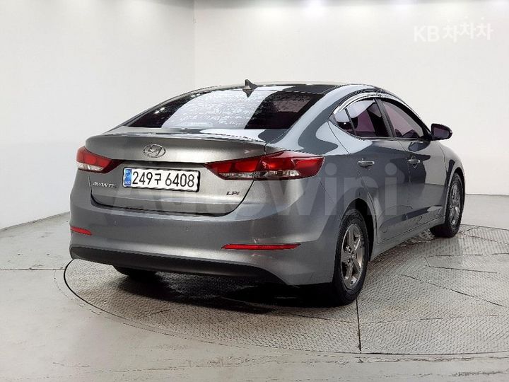 Hyundai Avante 2017 — 4