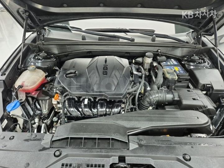 Kia K8 2023 KNAM241BBPA040260 — 5