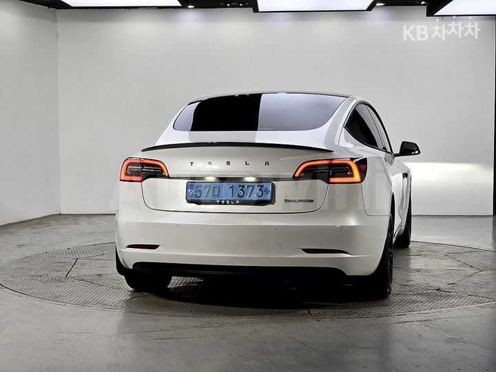 Tesla Model 3 2021 5YJ3E1EB2MF891835 — 3