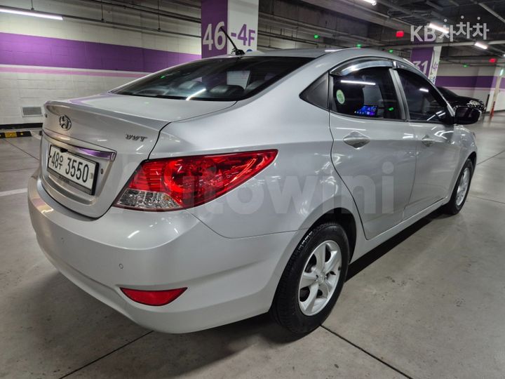 Hyundai Accent 2011 — 3
