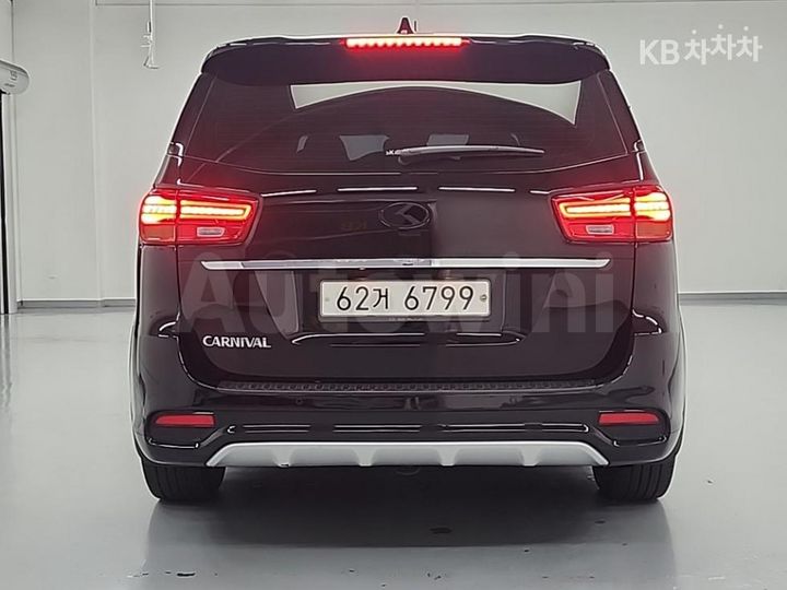 Kia Carnival 2019 KNAME811BKS597698 — 3