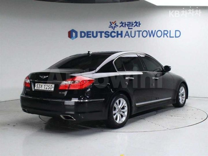 Hyundai Genesis 2013 KMHGA41BBDU232618 — 3