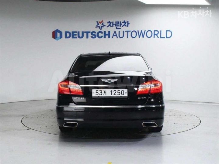 Hyundai Genesis 2013 KMHGA41BBDU232618 — 4