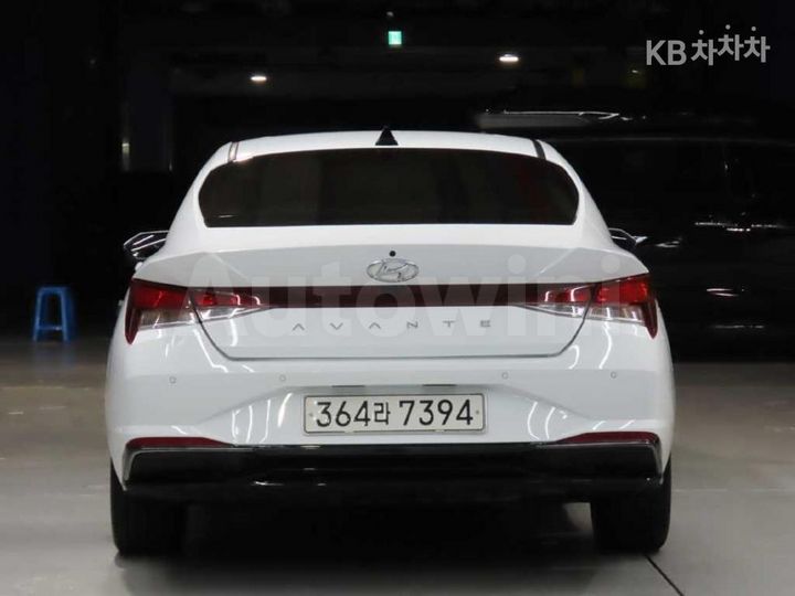 Hyundai Avante 2023 KMHLM41JGPU033484 — 3