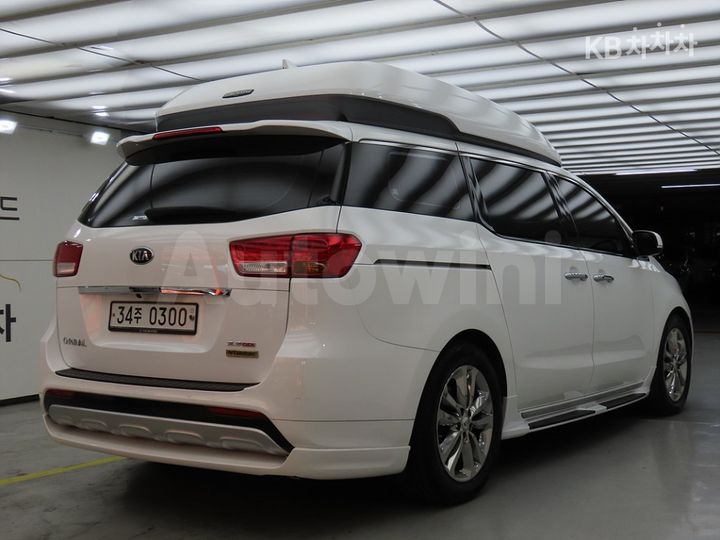 Kia Carnival 2017 KNAME811BHS294088 — 3