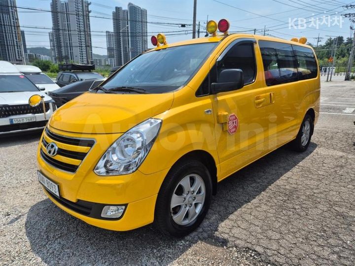 Hyundai Starex 2017 — 2