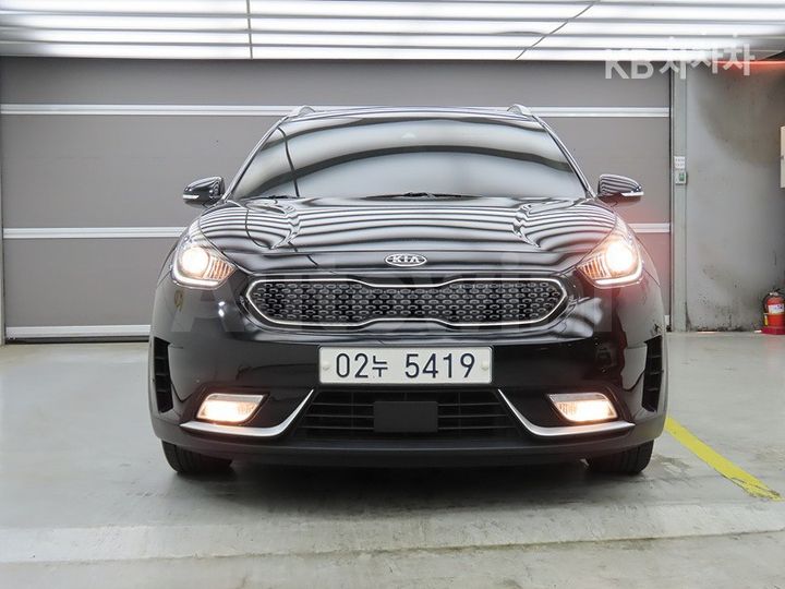 Kia Niro 2017 KNACB81CGHA057643 — 2