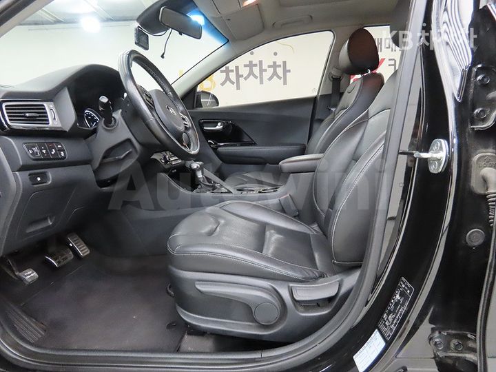 Kia Niro 2017 KNACB81CGHA057643 — 5