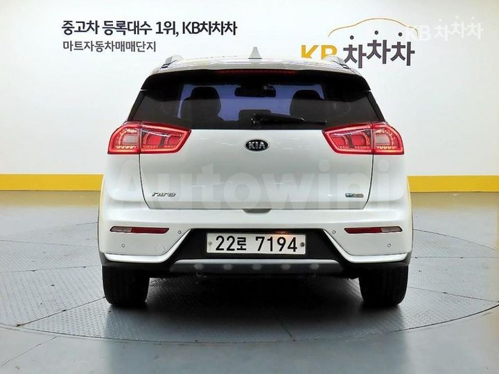 Kia Niro 2017 KNACB81CGHA041237 — 3