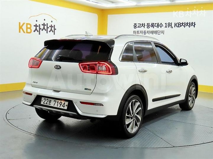 Kia Niro 2017 KNACB81CGHA041237 — 4