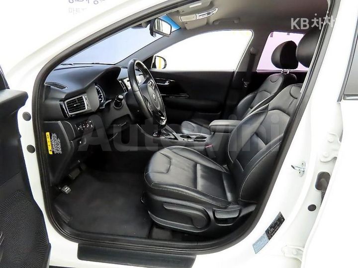 Kia Niro 2017 KNACB81CGHA041237 — 5