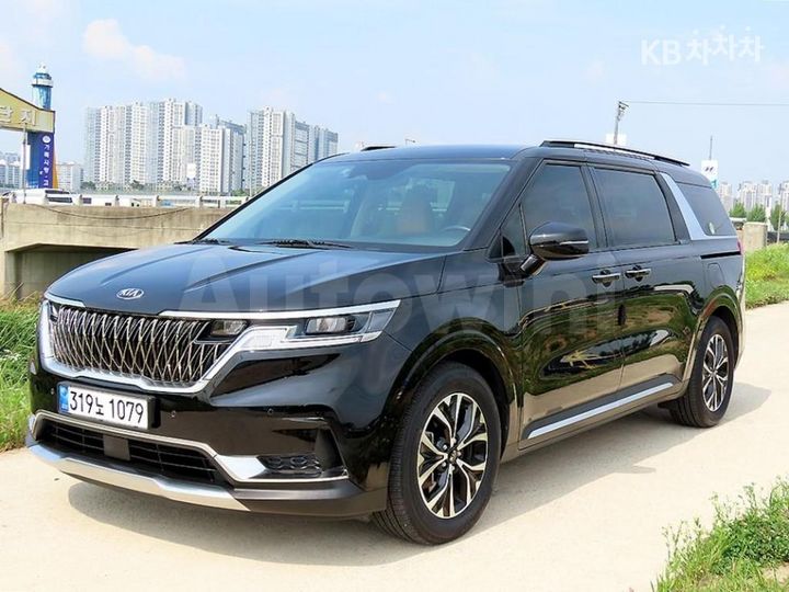 Kia Carnival 2021 KNANC81BBMS036118 — 2