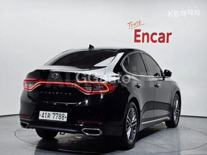 Hyundai Grandeur 2017 KMHF141CBHA006562 — 2
