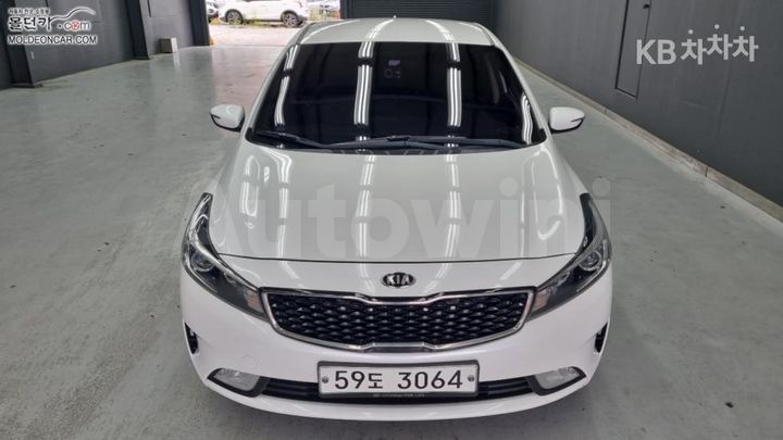 Kia K3 2017 — 3