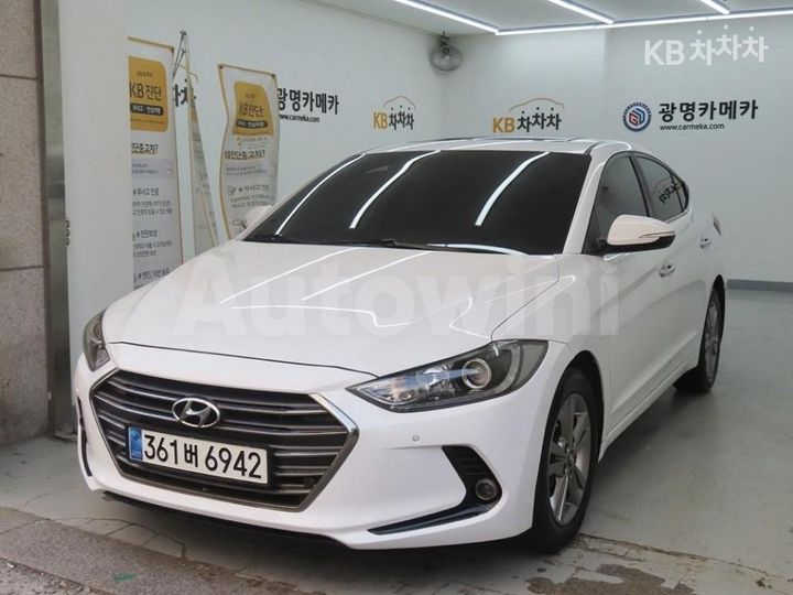 Hyundai Avante 2018 KMHD841DBJU449878 — 2
