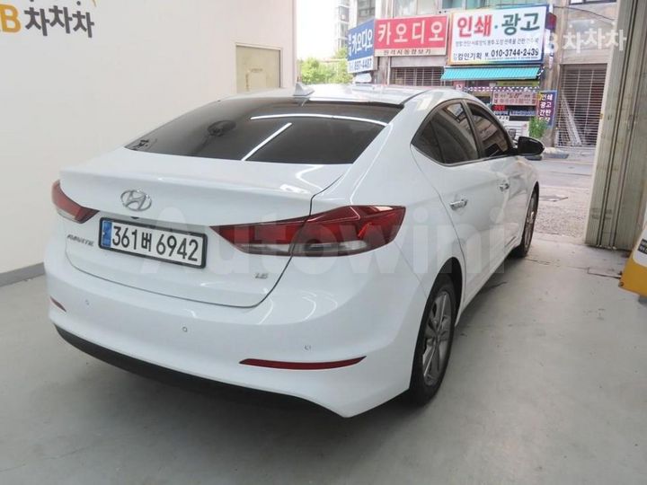 Hyundai Avante 2018 KMHD841DBJU449878 — 3