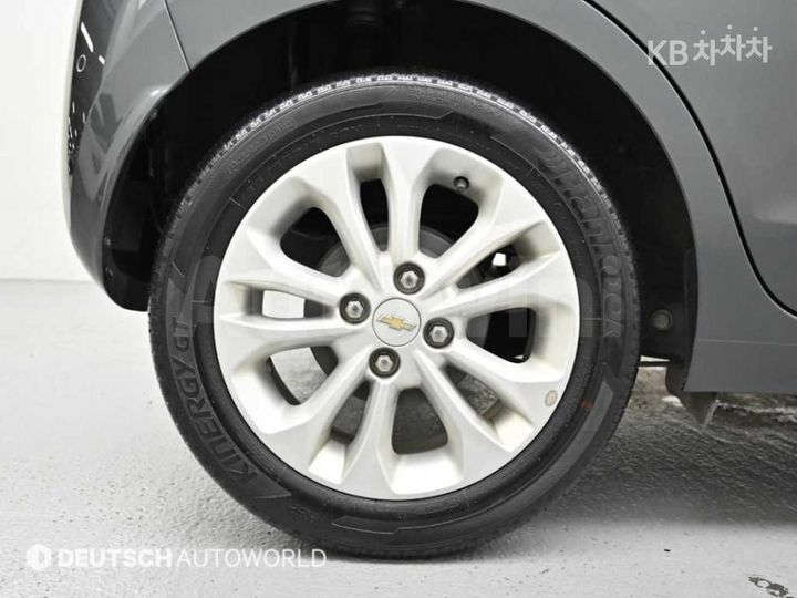 Chevrolet Spark 2019 KLYDC487DKC226815 — 5