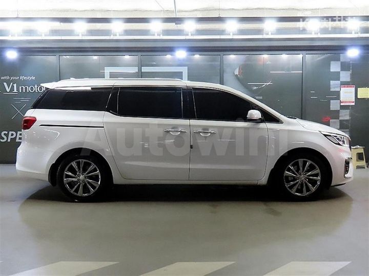 Kia Carnival 2019 KNAME81ABKS509089 — 3