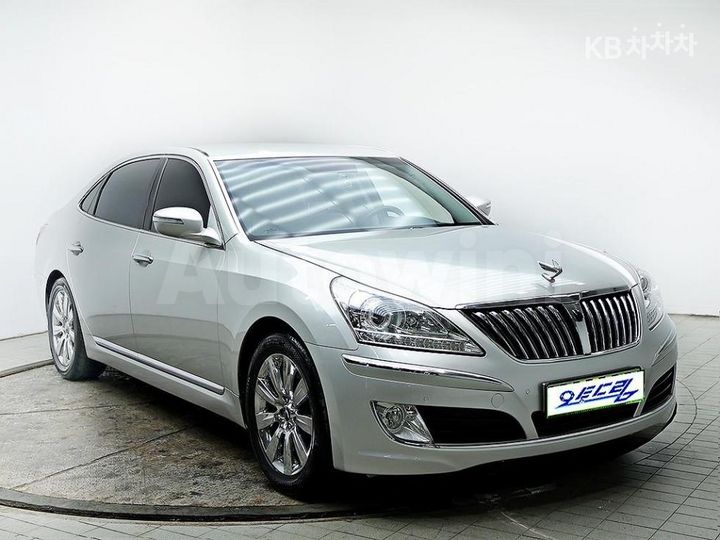 Hyundai Equus 2010 KMHGF41EBAU020443 — 2