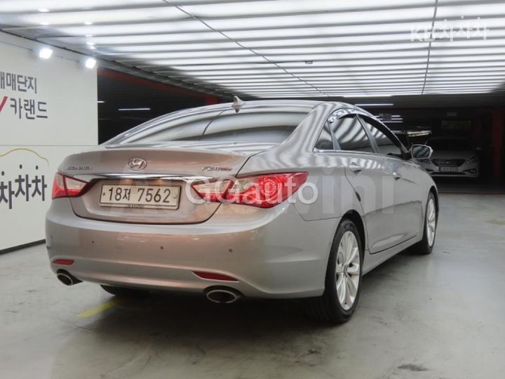 Hyundai Sonata 2010 KMHEC41DBAA134245 — 4