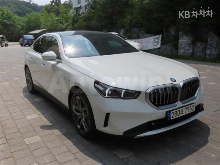 BMW 5 Series 2024 — 2