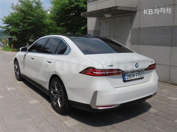 BMW 5 Series 2024 — 4