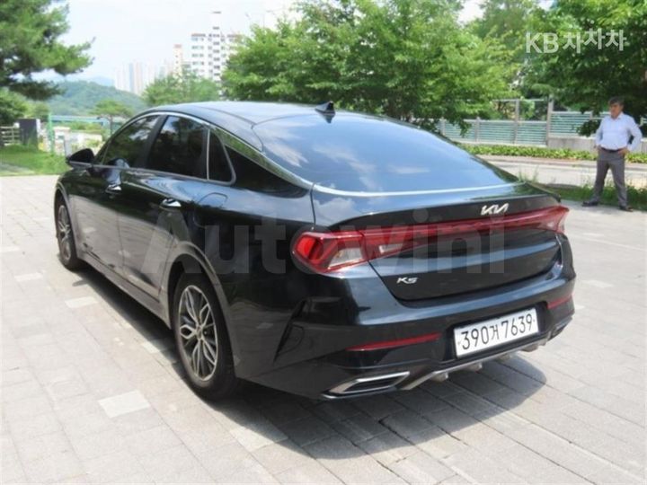 Kia K5 2022 KNAG741BBNA199076 — 4