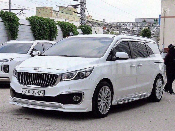 Kia Carnival 2016 KNAMC81ABGS131553 — 2
