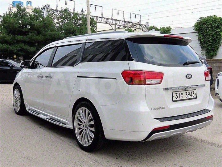 Kia Carnival 2016 KNAMC81ABGS131553 — 3