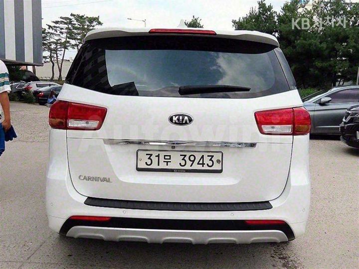 Kia Carnival 2016 KNAMC81ABGS131553 — 4