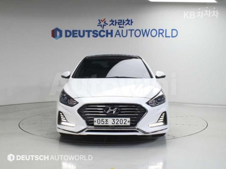 Hyundai Sonata 2018 KMHE3413BJA068238 — 3