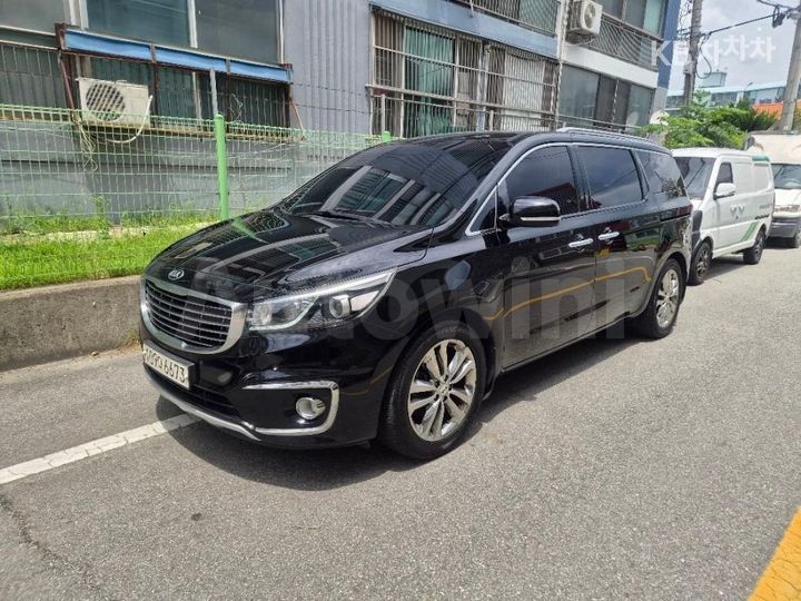 Kia Carnival 2017 KNAMC81ABHS330081 — 2