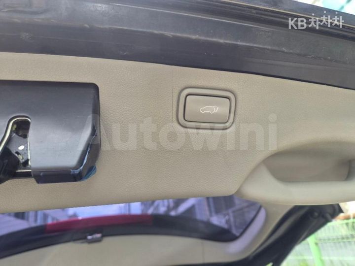 Kia Carnival 2017 KNAMC81ABHS330081 — 5