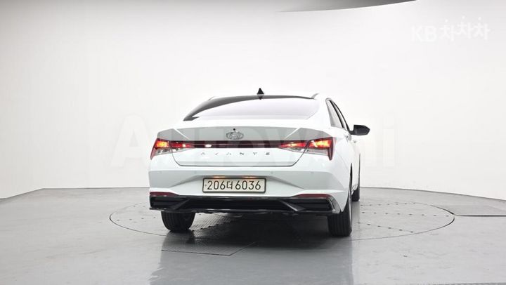 Hyundai Avante 2023 — 4