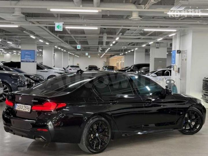 BMW 5 Series 2022 — 2