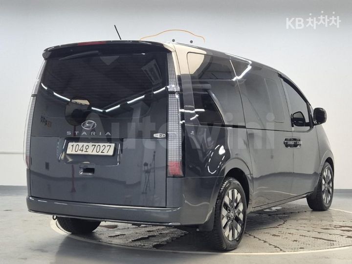 Hyundai Staria 2022 — 3