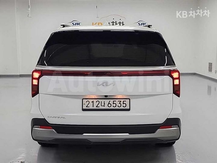 Kia Carnival 2024 — 3