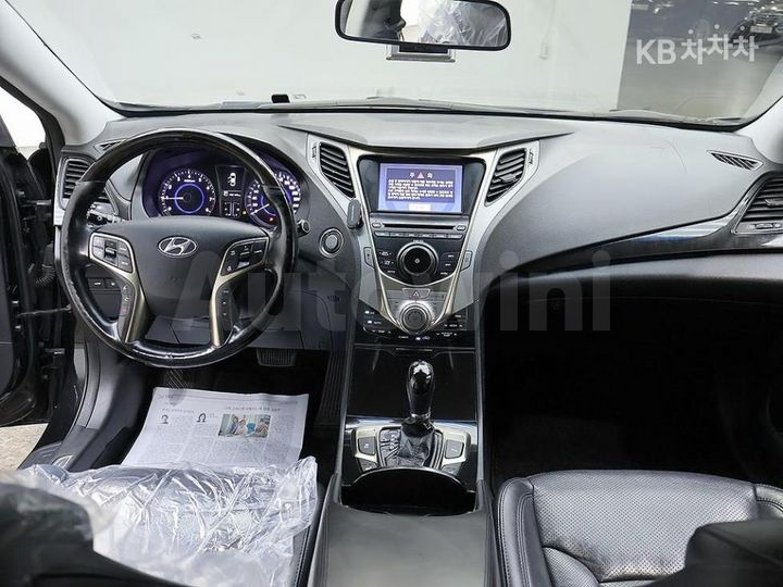 Hyundai Grandeur 2012 — 5