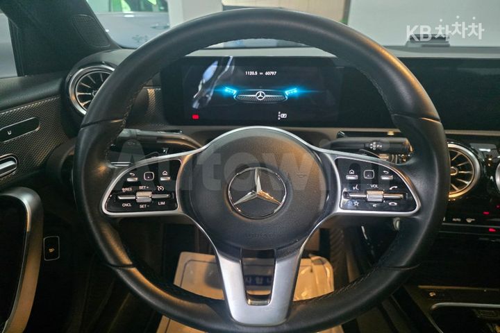 Mercedes Benz A Class 2021 — 5