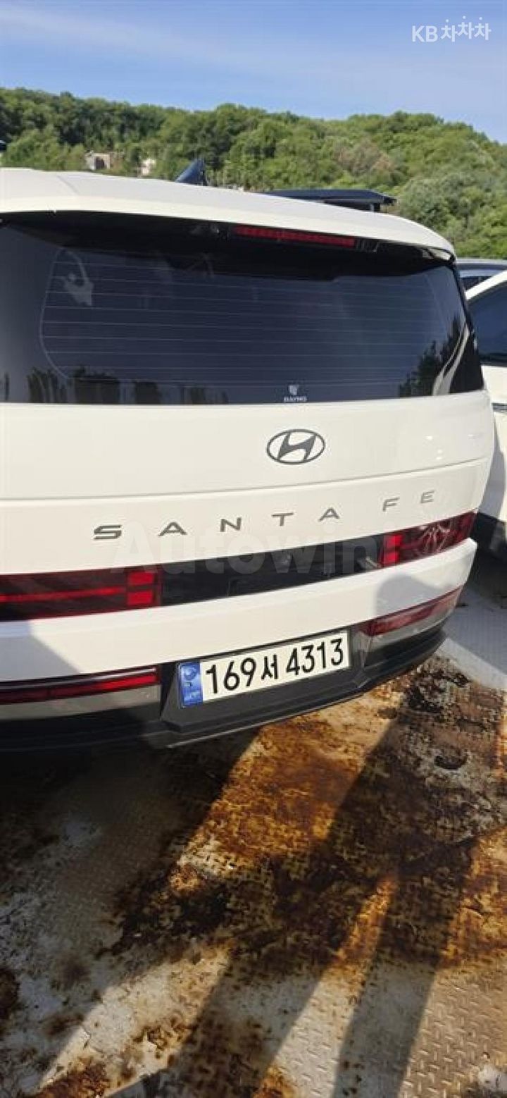 Hyundai SantaFe 2024 — 2