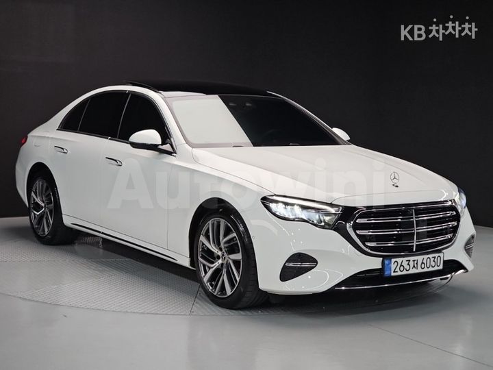 Mercedes Benz E Class 2024 — 2