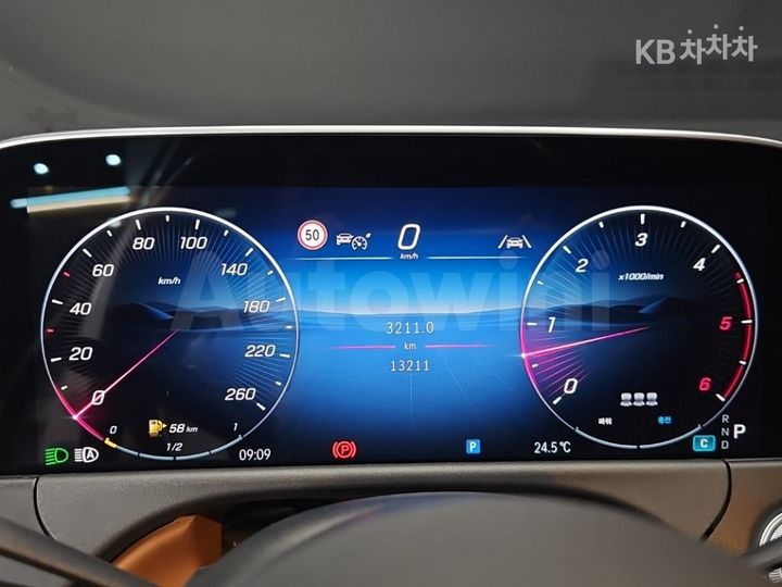 Mercedes Benz E Class 2024 — 5