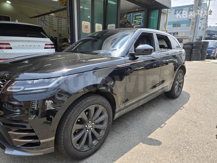 Land Rover Range Rover 2018 SALYA2BN6JA711324 — 2