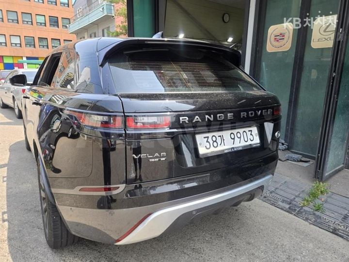 Land Rover Range Rover 2018 SALYA2BN6JA711324 — 3