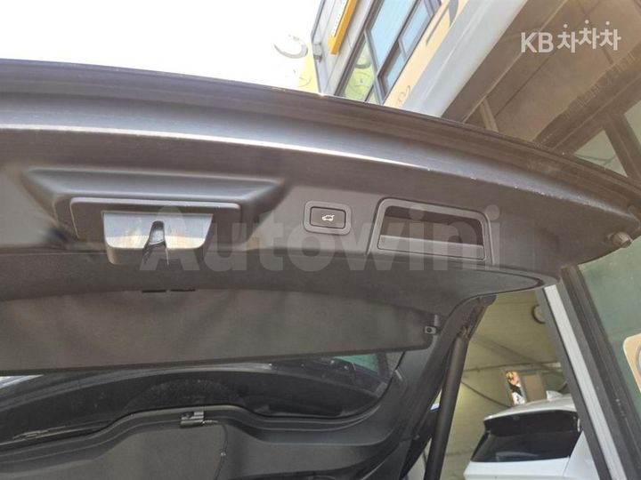 Land Rover Range Rover 2018 SALYA2BN6JA711324 — 5