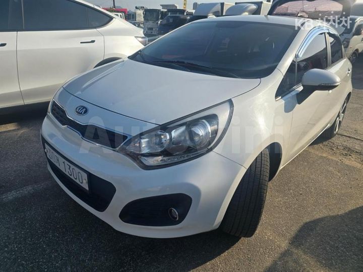 Kia Pride 2014 KNADR513BES945768 — 2