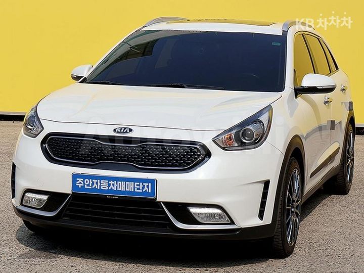 Kia Niro 2018 KNACB81CGJA132564 — 2